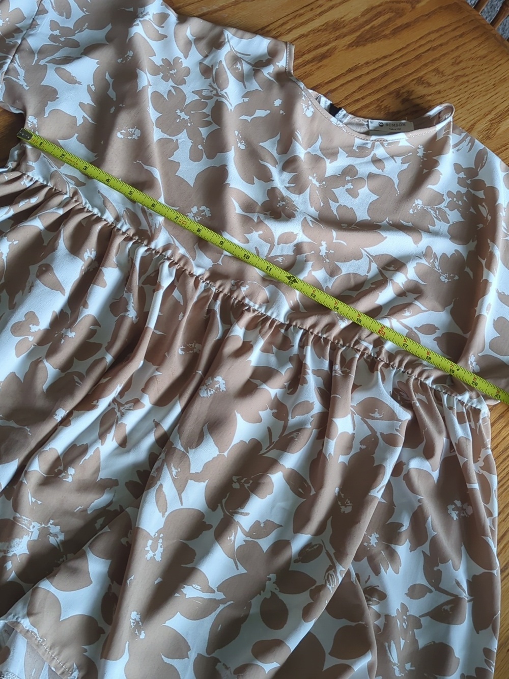 Bombom Floral Peplum Tunic Top in Beige and White Large - Picture 6 of 7